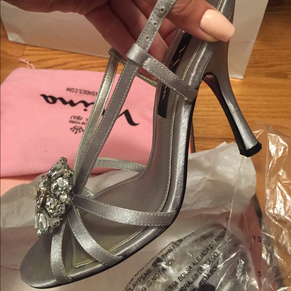 Nina Shoes Silver Heels Size 7.5